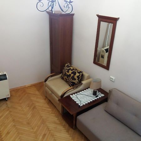 Pylnykarska 6 Apartman Lviv Kültér fotó