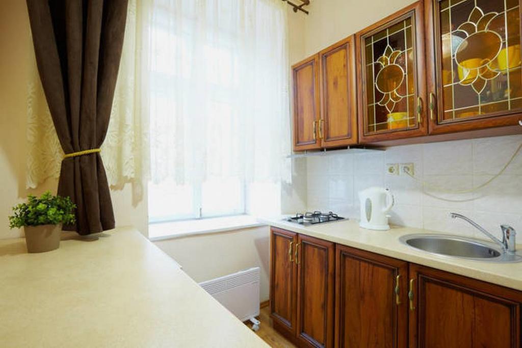 Pylnykarska 6 Apartman Lviv Kültér fotó