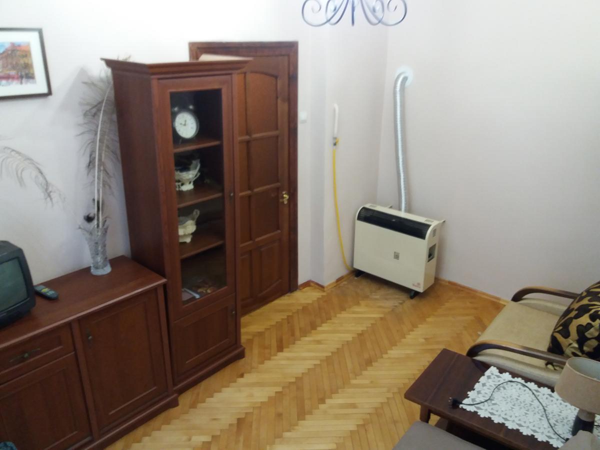 Pylnykarska 6 Apartman Lviv Kültér fotó